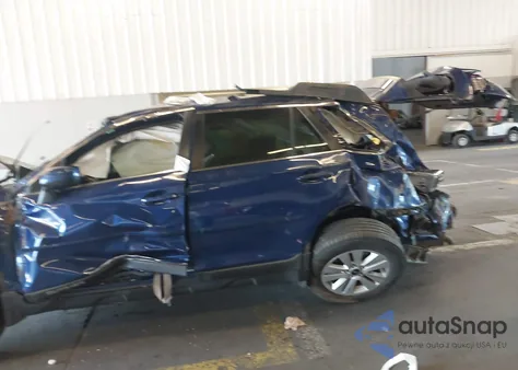 2016 Subaru Outback 2.5I Premium z USA, uszkodzony, nr VIN 4S4BSACC8G3244353